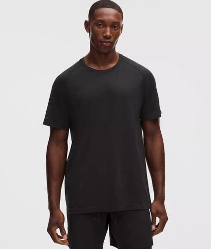 Black Medium Men's Lululemon Shirt (Used)