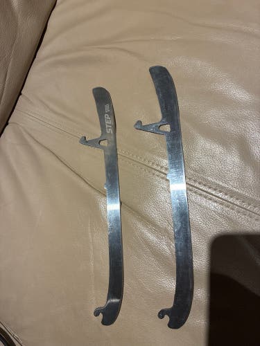 Step Steel 263 mm (Used)