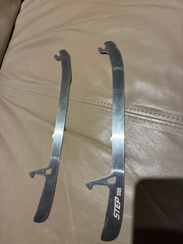 Step Steel 263 mm (Used)