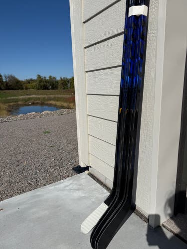 Intermediate CCM Ribcor Trigger 10 Pro Right Handed Hockey Stick P92 60 Flex Pro Stock (New)