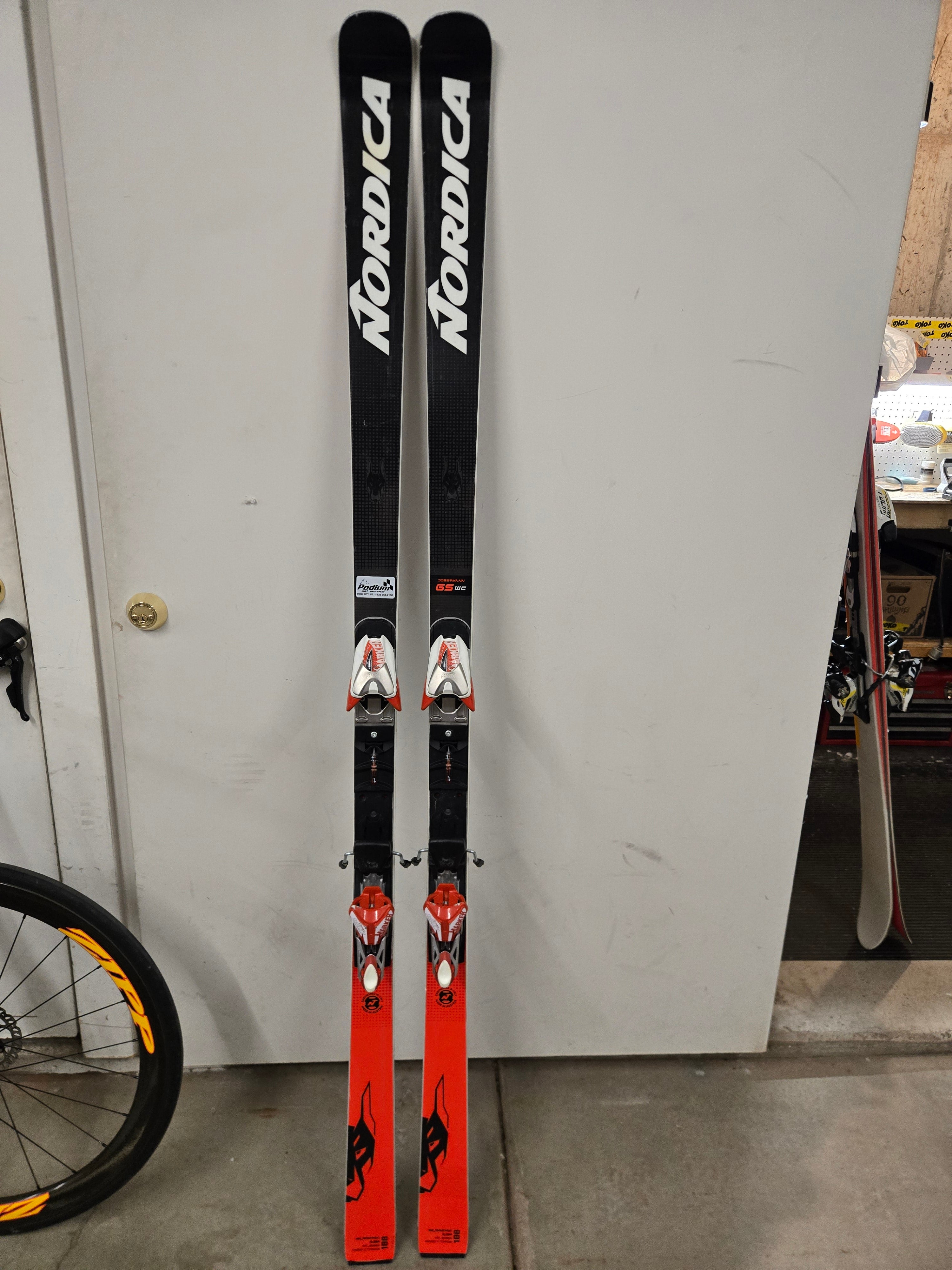 Men's Racing 188 cm Nordica Dobermann GS WC Skis With Bindings Max