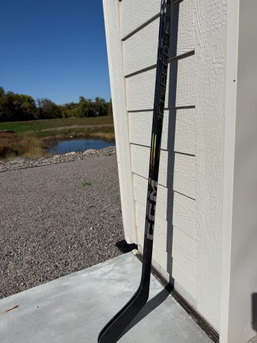 Intermediate CCM Ribcor Trigger 9 Pro Right Handed Hockey Stick P92 65 Flex Pro Stock (New)