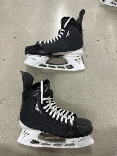 NHL Blackhawks 2023 Bauer Vapor Hyperlite 2 Hockey Skates 12 (Used)