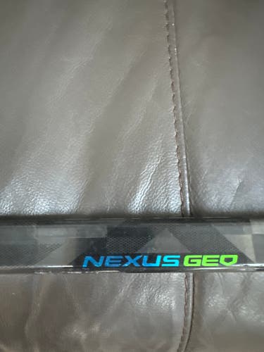 Senior Bauer Nexus Geo Right Handed Hockey Stick P92 77 Flex (Used)