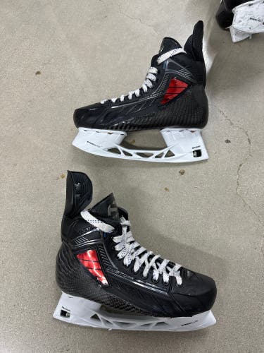 NHL BLACKHAWKS True SVH Pro Hockey Skates Regular Width Pro Stock 8 (Used)