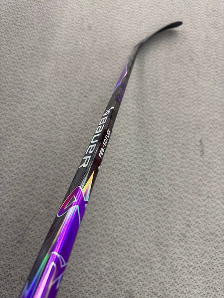 Junior Purple Bauer Vapor Hyperlite Left Hand Hockey Stick P28 50 Flex (New)