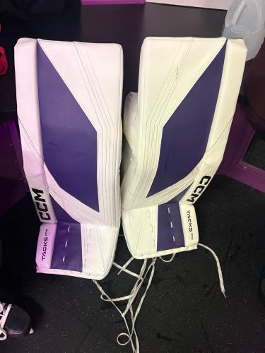 33" CCM Tacks Pro Goalie Leg Pads Pro Stock (Used)