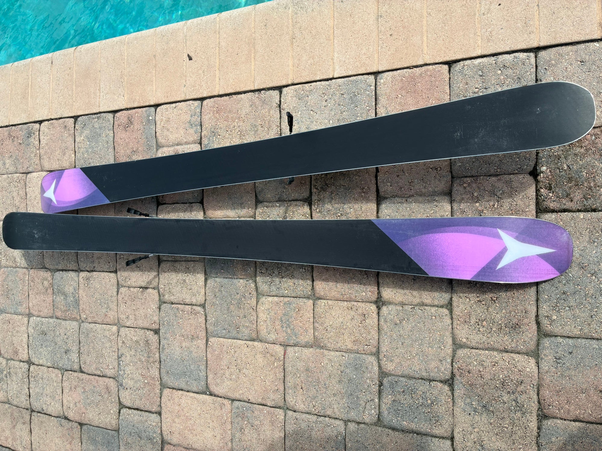 Women's 2025 Atomic Vantage 95 154 cm All Mountain Skis With