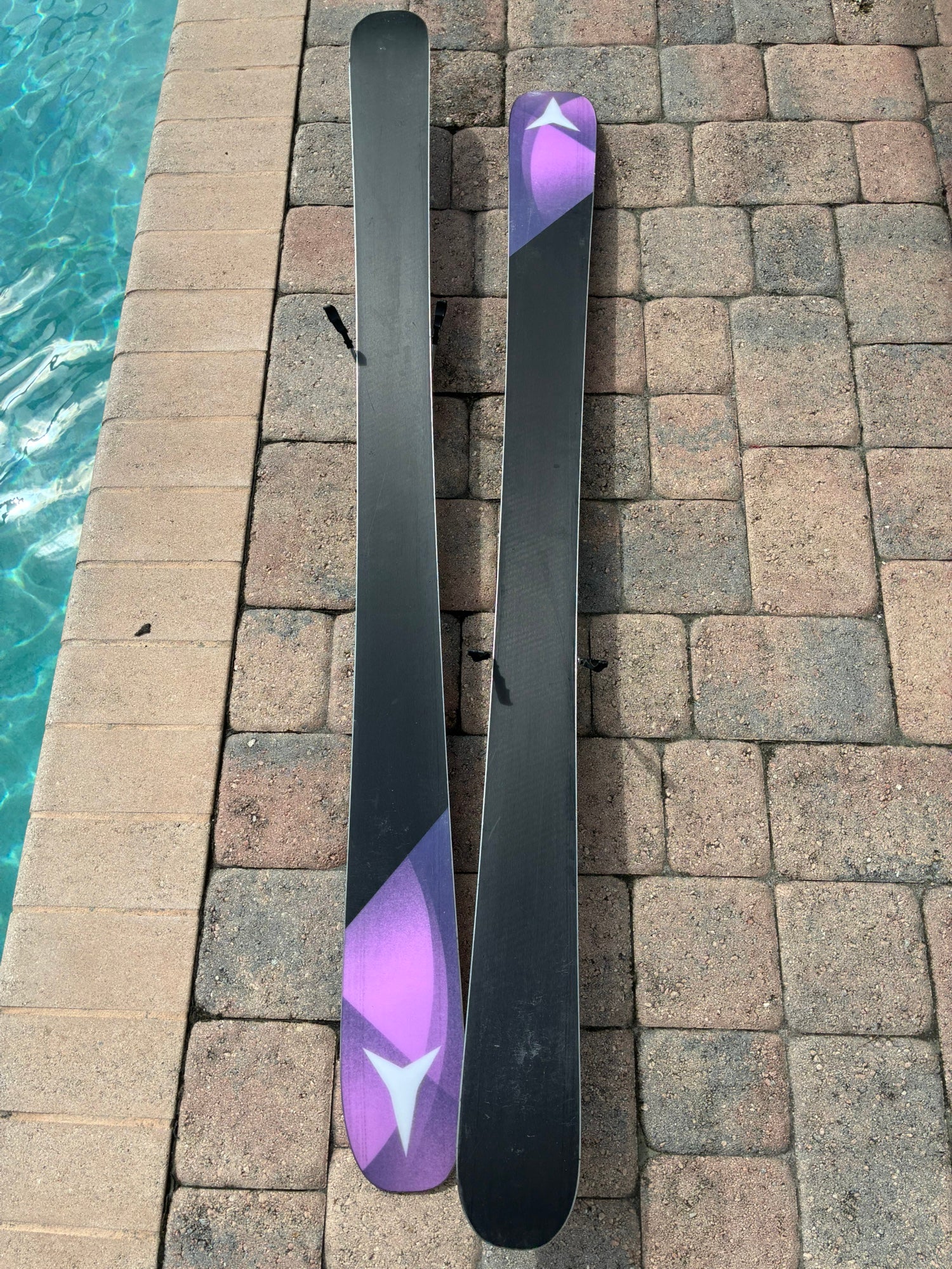 Women's 2025 Atomic Vantage 95 154 cm All Mountain Skis With