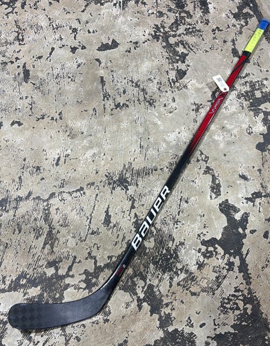 Senior Bauer Vapor X4 Hockey Stick Right Handed 77 Flex (Used)