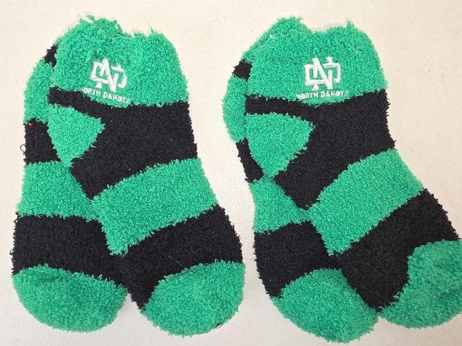 ST26 Mens NCAA NORTH DAKOTA STATE BISON Crew Socks Lot of 2 Pair MEDIUM New