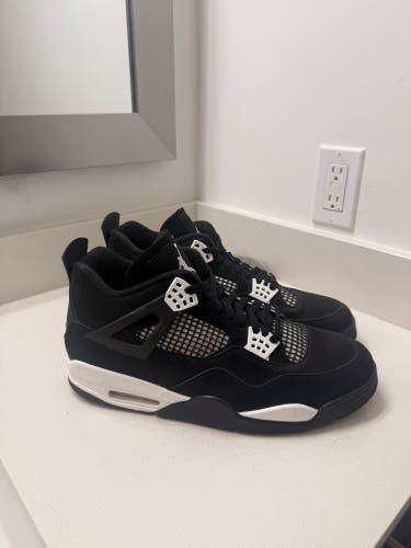 Air Jordan 4 White Thunder