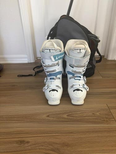 Atomic Hawx Magna 85 Ski Boots Size 25.5 (US women's 8.5)