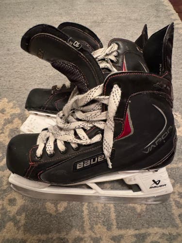 2013 Bauer Vapor X60 Hockey Skates 10 (Used)