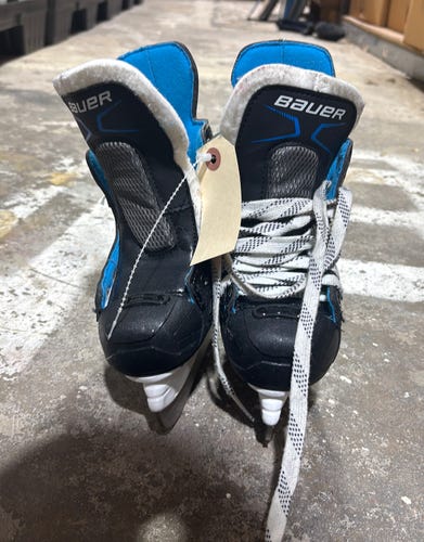 Youth Bauer XLP Hockey Skates 9 (Used)