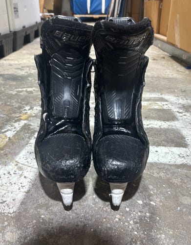 Senior Bauer Supreme Mach Hockey Skates 9 (Used)