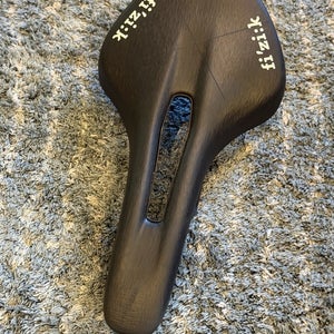 Fizik vento Argo Carbon Bicycle Saddle 140mm  75mm Retail $330
