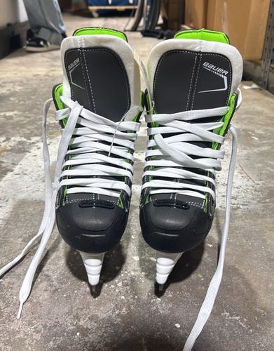 Junior Bauer XLS Hockey Skates Size 1 (New)