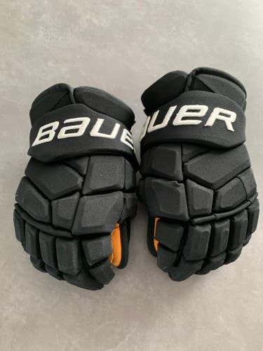 Pastrnak Boston Bruins Supreme Mach Pro Stock Hockey Gloves (Used)