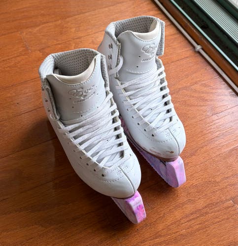 Jackson Ultima Evo Figure Skates C Junior 2 (Used)