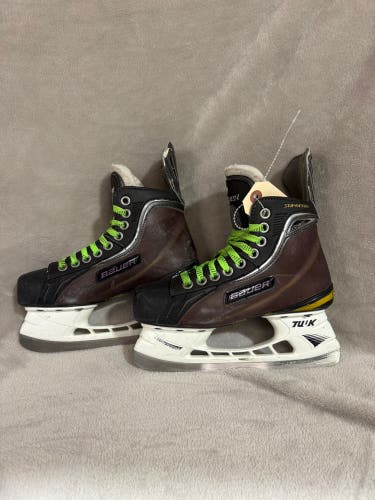 Junior Bauer Supreme One80 Hockey Skates Regular Width Size 2 (Used)