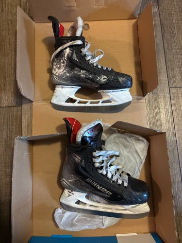 Bauer Vapor XLTX Pro+ Hockey Skates Size 4 (Used)