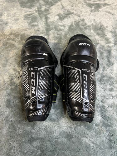 Youth CCM Tacks 9550 Shin Pads 8" (Used)