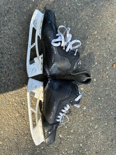 Black 2024 Bauer Supreme Shadow Hockey Skates 7 (Used)