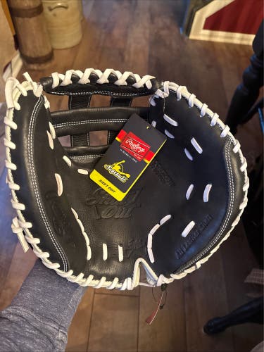 2022 Rawlings Shut out RH Catcher's Softball Glove 32.5" (New)