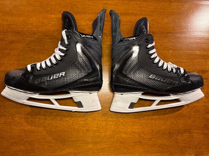 Black Bauer Vapor Flylite Hockey Skates Pro Stock 8.5 (Used)