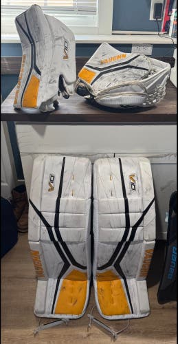 33" 2023 Vaughn V10 Pro Carbon Regular Goalie Full Set Pro Stock (Used)