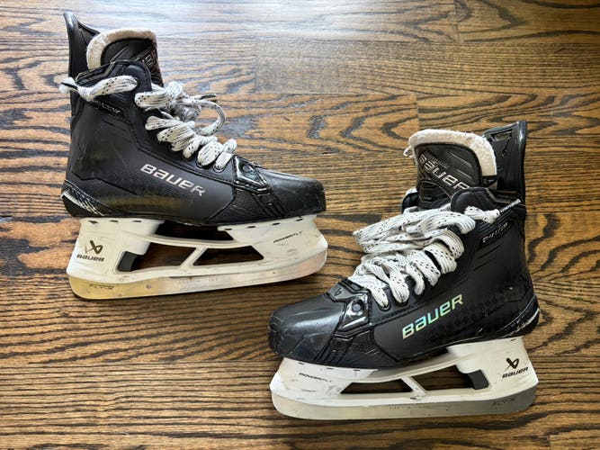 2024 Bauer Supreme Shadow Hockey Skates Regular Width 7.5 (Used)