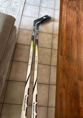 2 Pack Senior Bauer Vapor Hyperlite 2 Right Handed Hockey Sticks P92 65 Flex (Used)
