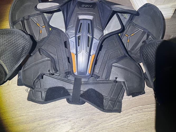 Medium Senior CCM Tacks XF Pro Shoulder Pads Pro Stock (Used)