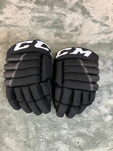 Black Youth CCM Tacks 4 Roll Gloves 9" (Used)
