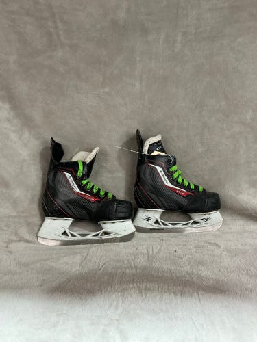 Youth CCM JetSpeed 250 Hockey Skates Regular Width 11 (Used)
