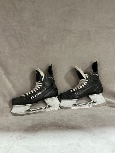 Senior CCM Super Tacks 9350 Hockey Skates Regular Width 11 (Used)