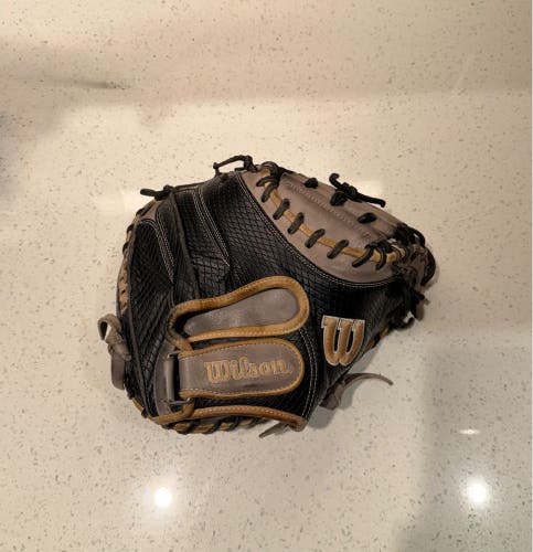 Wilson A2000 RH Catcher's Glove 33" (Used)