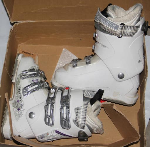 Salomon charm 7 ski boots size mondo 24 women's 7/7.5 US