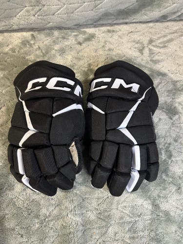 Black Senior CCM JetSpeed FT680 Gloves 13" (Used)