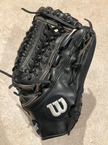 Wilson A2K D33 RHT Pitcher's Baseball Glove 11.75" (Used)