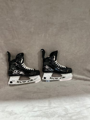 Senior CCM JetSpeed FT690 Hockey Skates Regular Width Size 6 (Used)