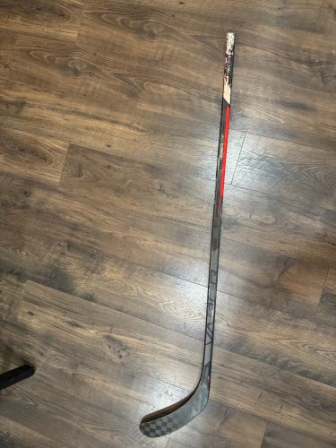 Intermediate Bauer Vapor Hyperlite Left Hand Hockey Stick P92 55 Flex (Used)