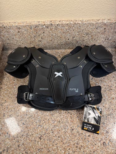 Medium Youth Xenith Flyte Shoulder Pads (New)