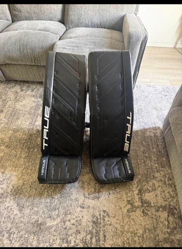 36" True HZRDUS 7X4 Goalie Leg Pads (New)