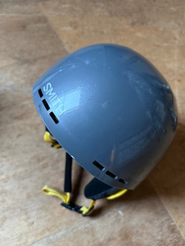 Unisex Large Smith Holt Helmet (Used)