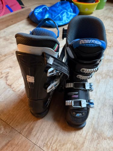 Mondo 22 & 22.5 Unisex Nordica Dobermann Team 60 Racing Ski Boots (Used)