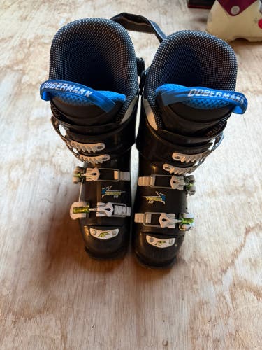 Mondo 22 & 22.5 Unisex Nordica Dobermann Team 60 Racing Ski Boots (Used)