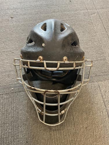 Used Easton CATCHERS HELMET Catchers Helmet w/Mask Black S/M 11614-S000245821