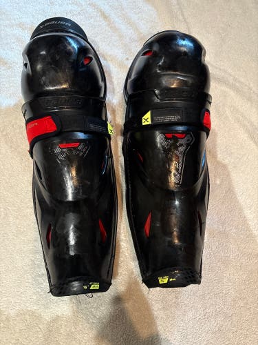 Senior Bauer Vapor 3X Shin Pads | 15"